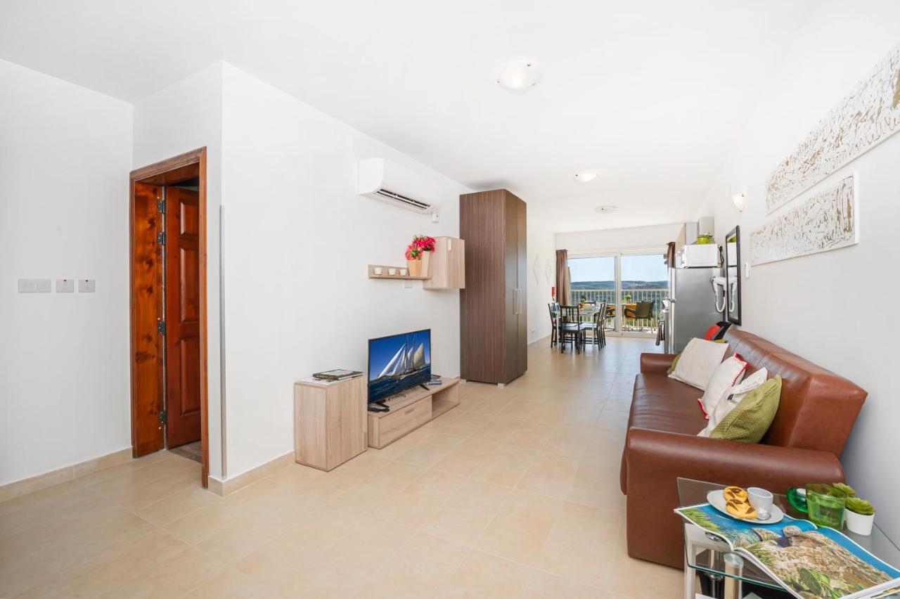Summer Breeze Apartment With Panoramic Terrace - By Getawaysmalta Mellieħa Εξωτερικό φωτογραφία