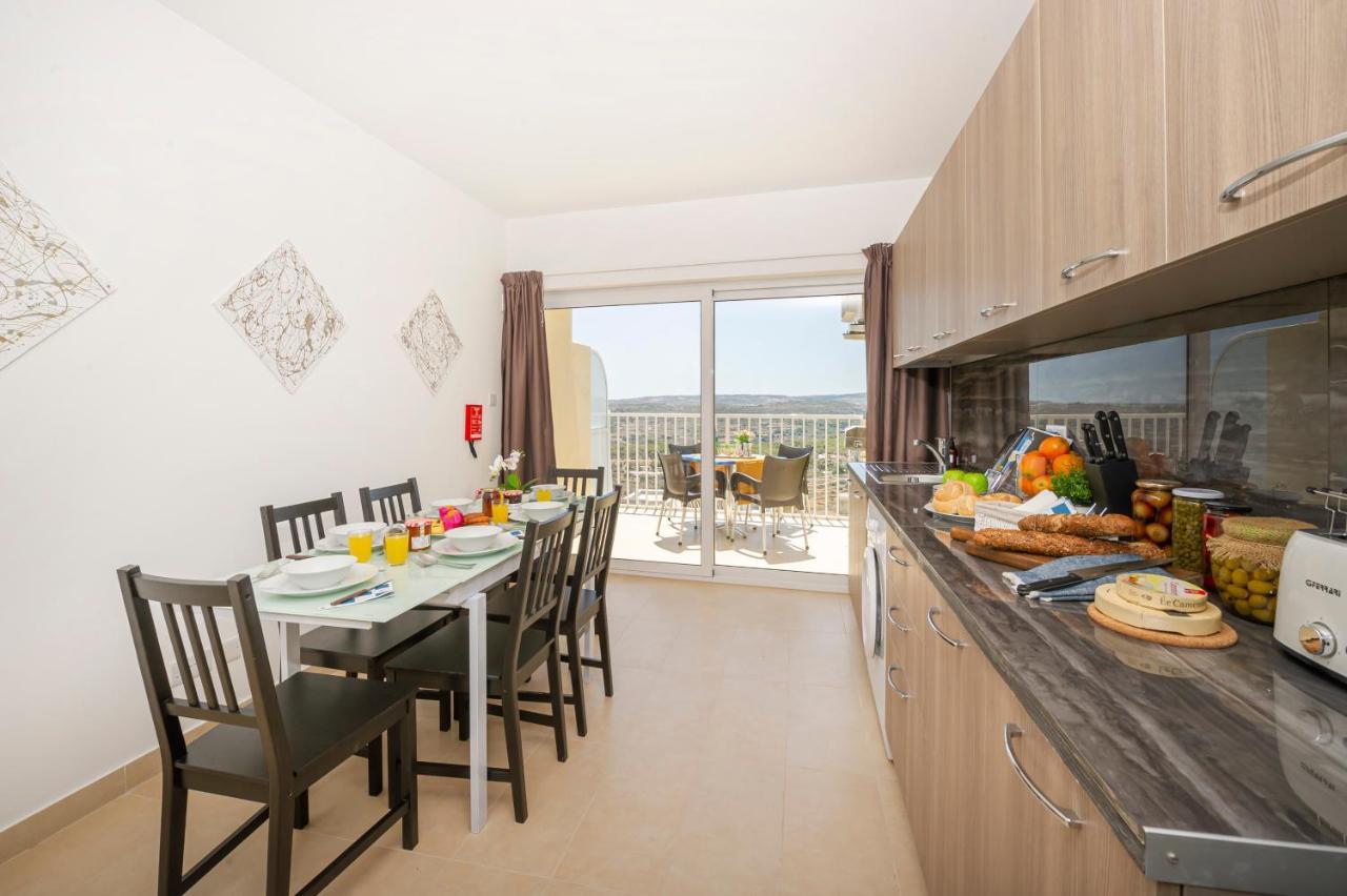 Summer Breeze Apartment With Panoramic Terrace - By Getawaysmalta Mellieħa Εξωτερικό φωτογραφία