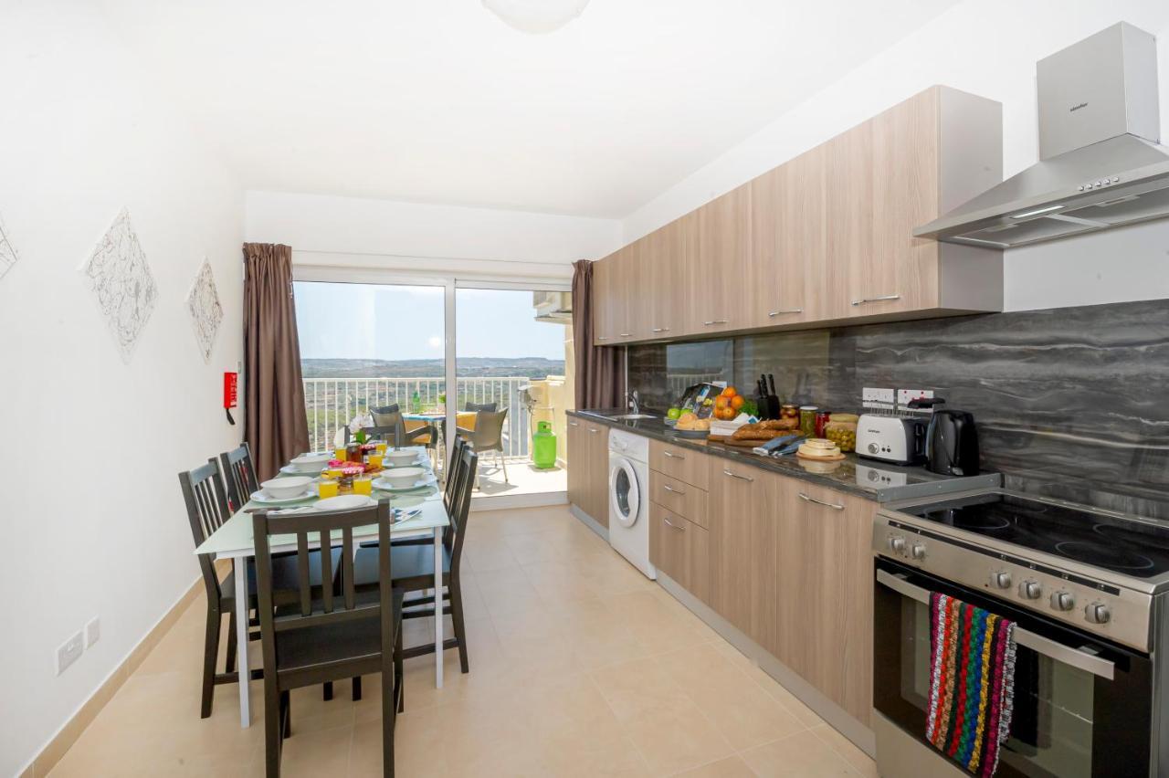Summer Breeze Apartment With Panoramic Terrace - By Getawaysmalta Mellieħa Εξωτερικό φωτογραφία