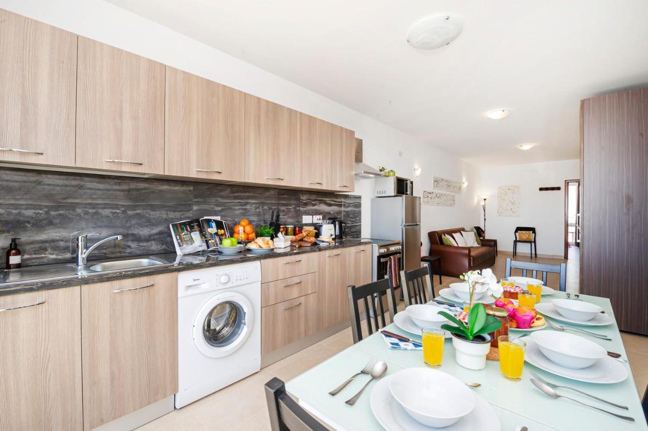 Summer Breeze Apartment With Panoramic Terrace - By Getawaysmalta Mellieħa Εξωτερικό φωτογραφία